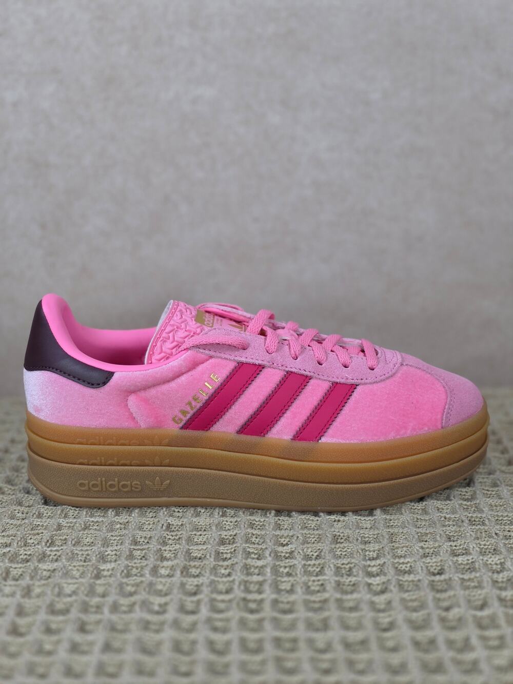 Adidas Gazelle Bold J JR5964 Youth 6 / Women’s 7 Pink Red Gum – Brand New